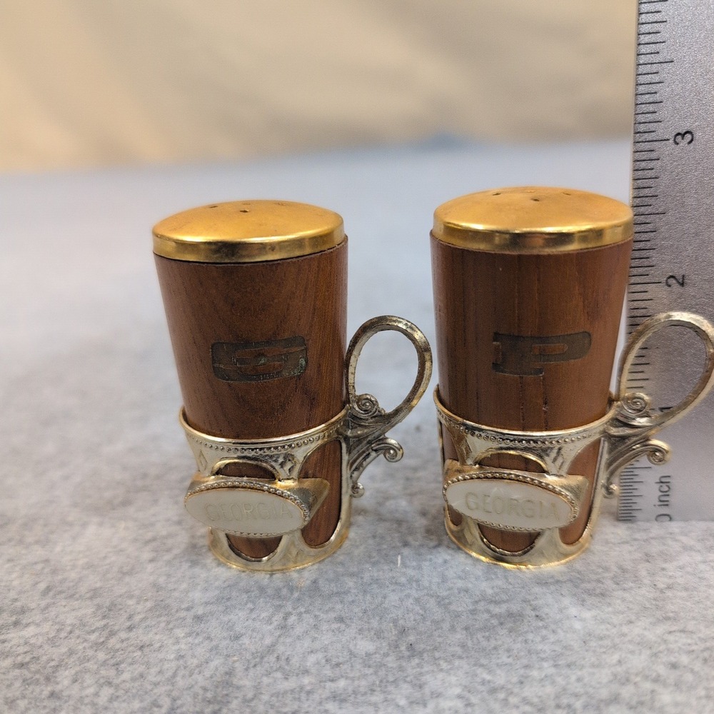 Vintage Wood Salt Pepper Shakers Gold Tone Holders Georgia Souvenir Set - Picture 4 of 6
